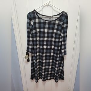 Women's dress, green and gray plaid, size medium, brand Au fond